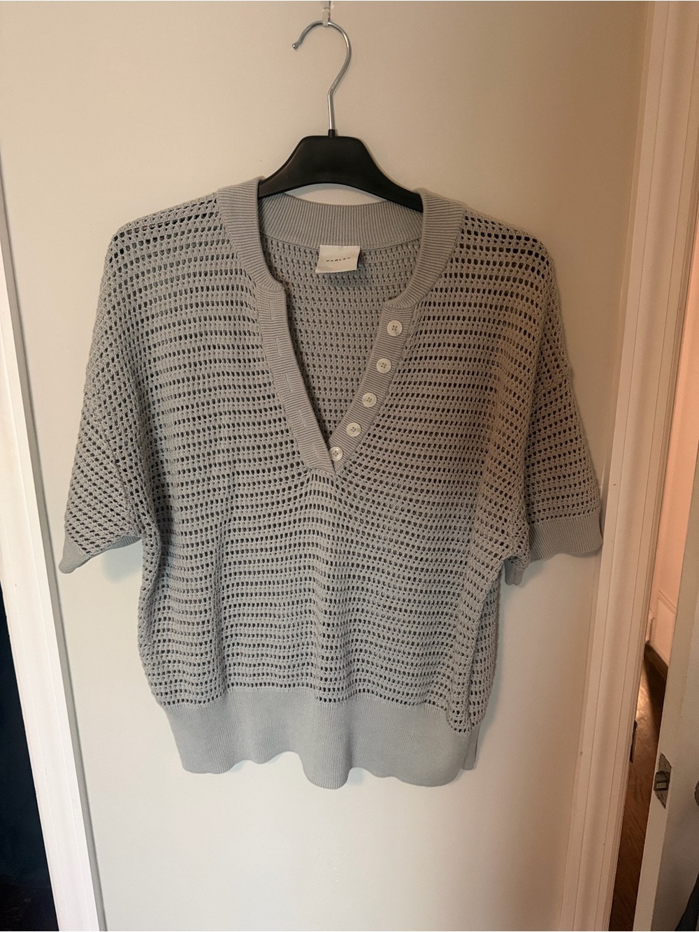 Varley Light Gray Knit V-Neck Short Sleeve Top with Button Detail - Picture 3 of 3